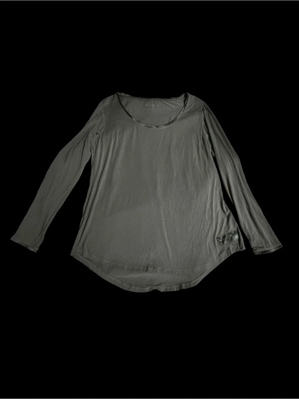 Everyday Scoop Neck Long Sleeve Tee in Charcoal